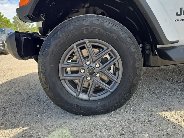 New 2026 Bright White Clear-Coat Exterior Paint Jeep Sport S image 27