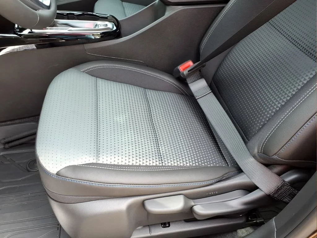 New 2026 Mosaic Black Metallic Chevrolet LT image 17
