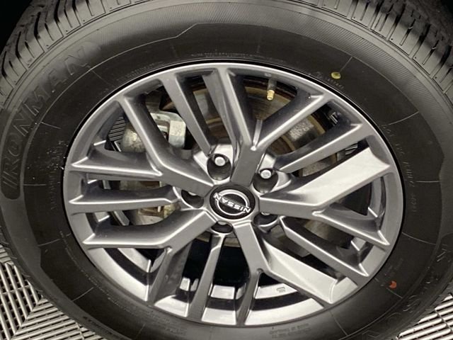 Used 2024 White Nissan S image 26