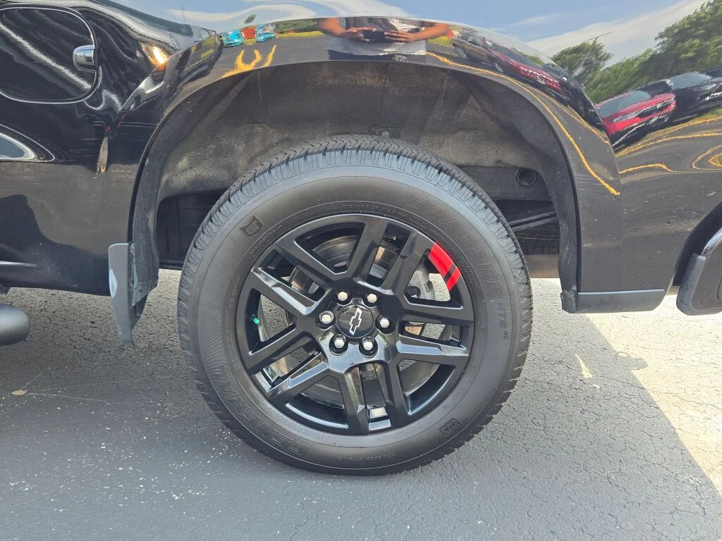 Used 2025 Black Chevrolet RST image 18