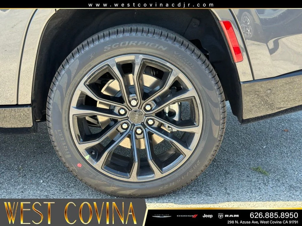 New 2026 Baltic-Gray Metallic Clear-Coat Exterior Paint Jeep Summit Reserve image 16