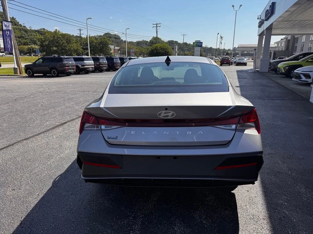 Used 2026 Fluid Metal Hyundai SE image 4