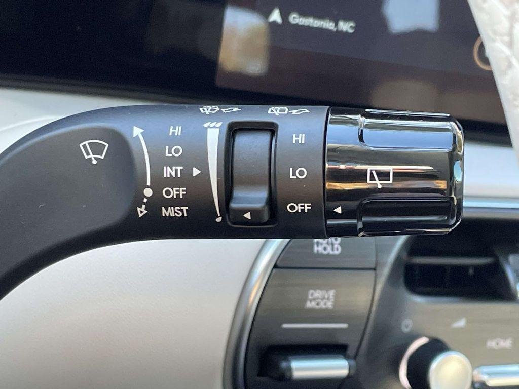 New 2026 White Hyundai SE FWD image 22