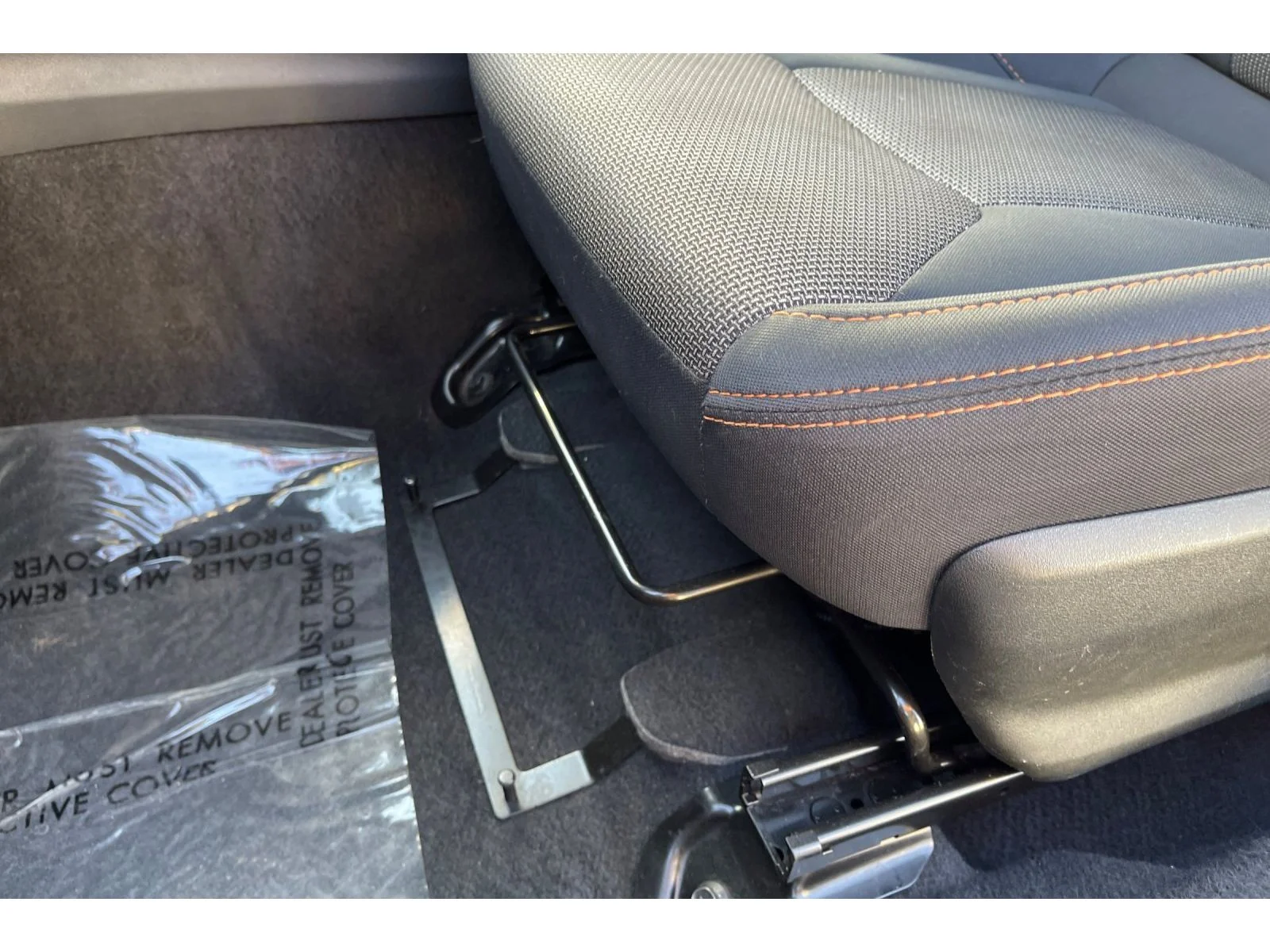 Used 2021 CRYSTAL WHITE PEA Subaru Premium image 13