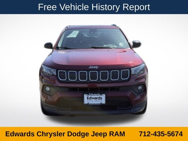 Used 2022 Red Jeep Latitude Lux image 2