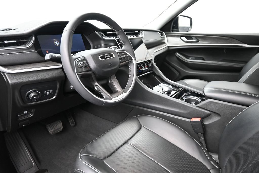 Used 2023 Gray Jeep Limited image 9