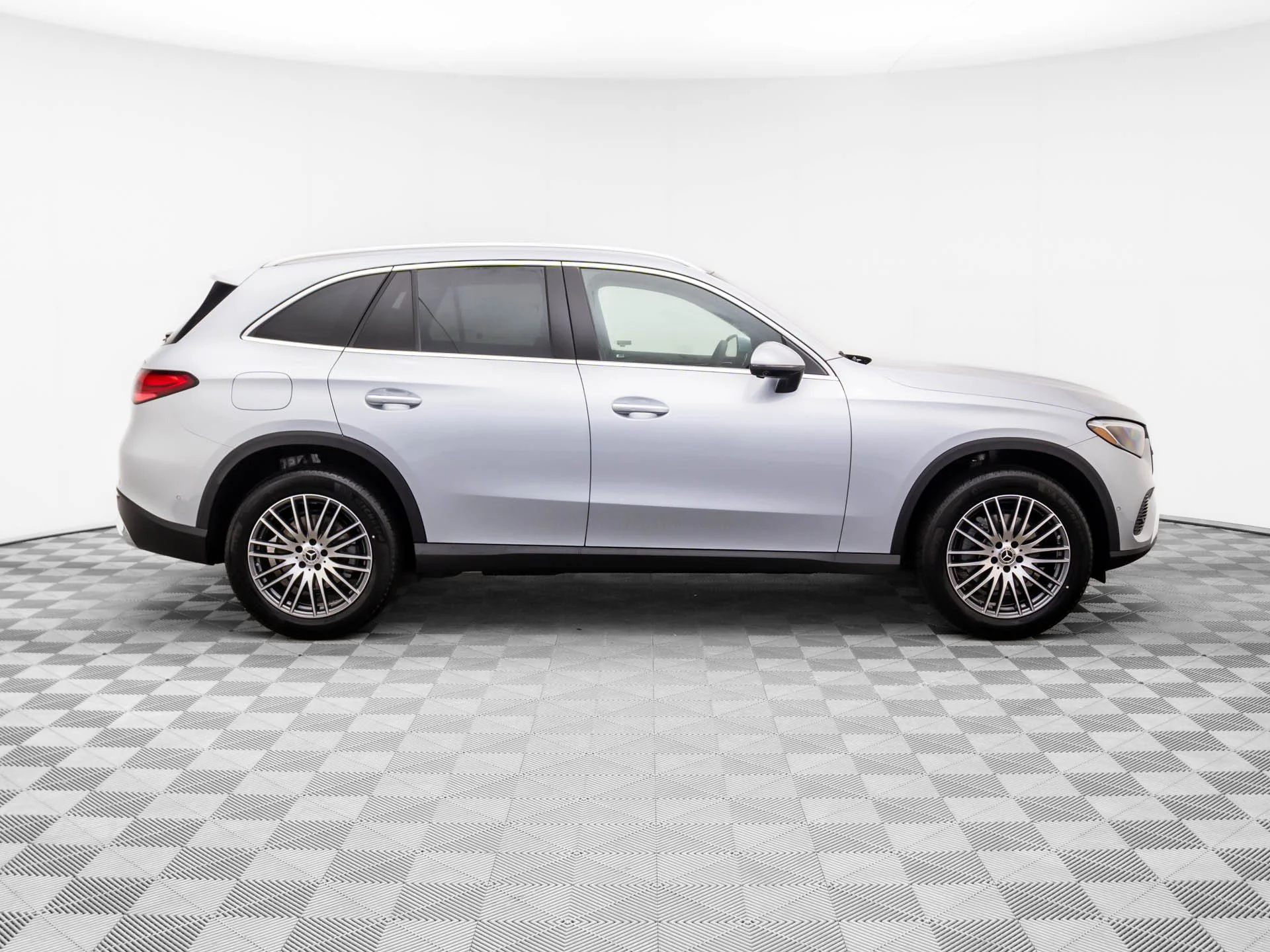 New 2026 Silver Mercedes-Benz GLC 300 image 6