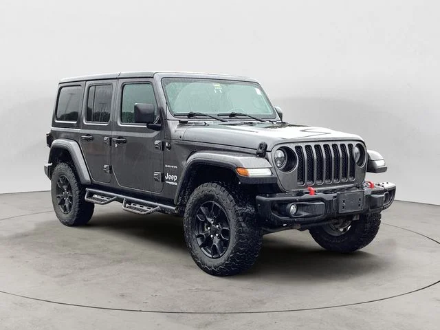 Used 2018 Crystal Metallic Jeep Unlimited Sahara image 7