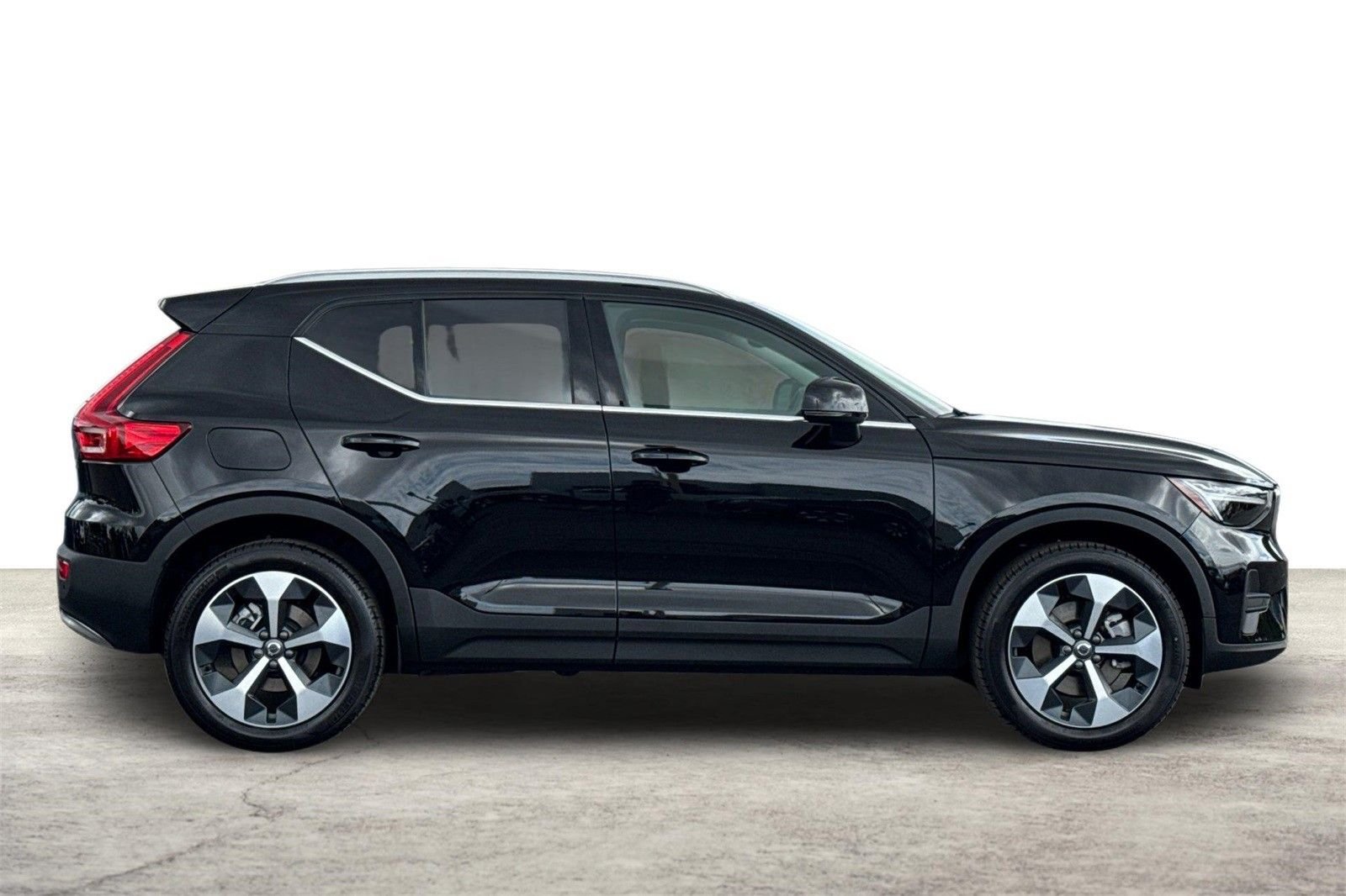 2025 Volvo XC40 Core - Photo 8