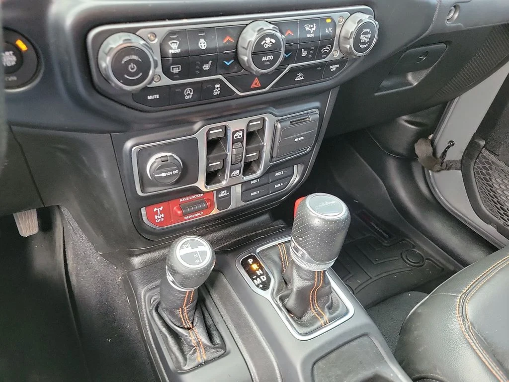 Used 2022 Sting Gray Clearcoat Jeep Mojave image 16