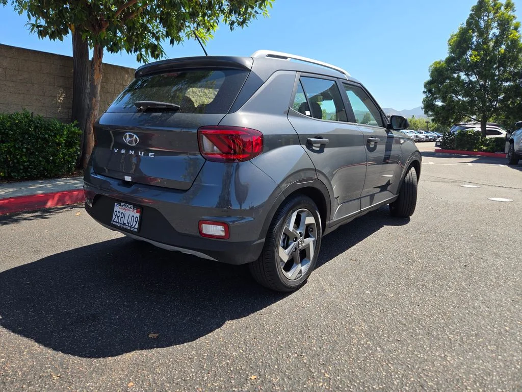 Used 2025 Gray Hyundai SEL image 7