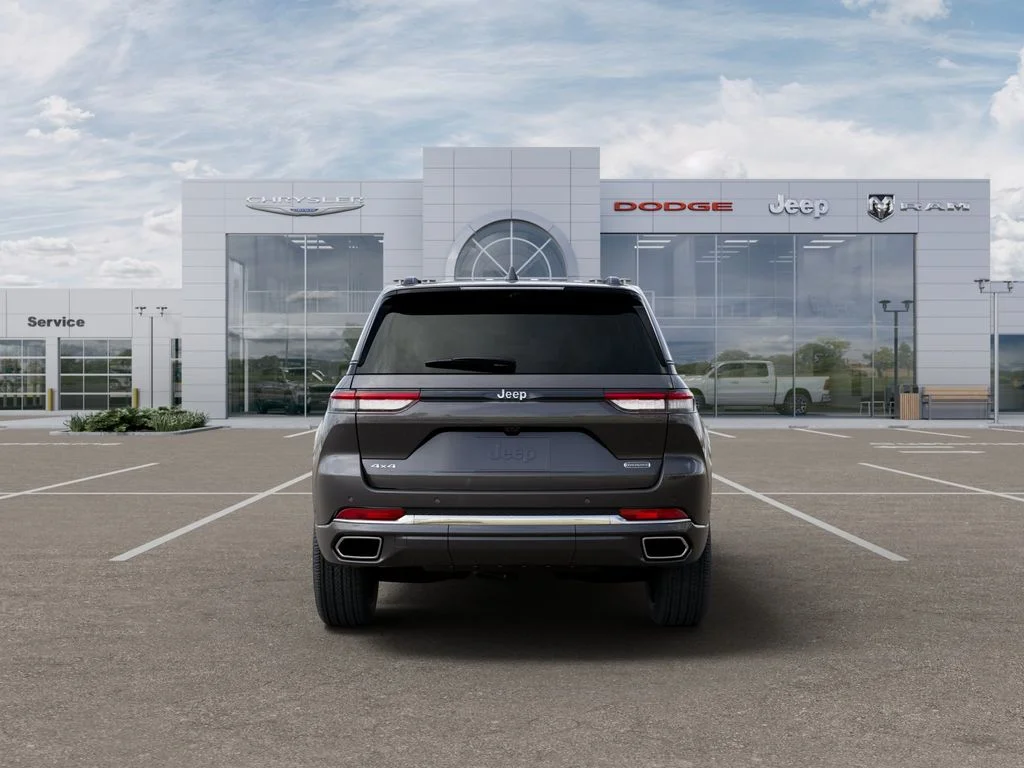 New 2025 Baltic Gray Metallic Clear-Coat Exterior Paint Jeep Overland image 8