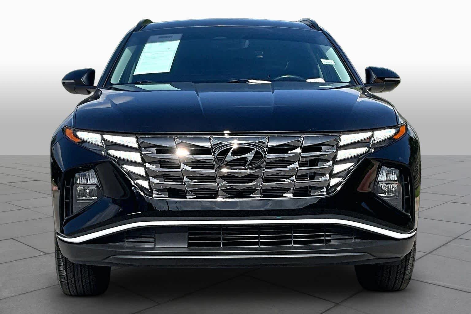 Used 2022 Phantom Black Hyundai SEL image 4
