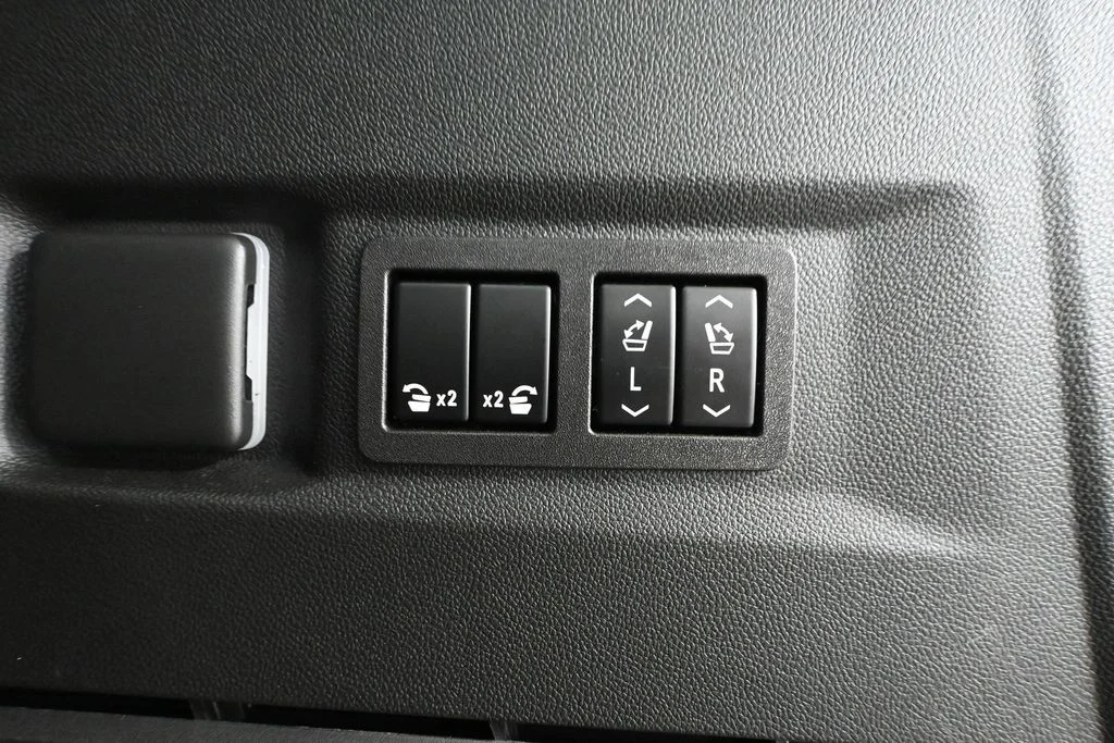 2023 GMC Yukon Denali - Photo 54