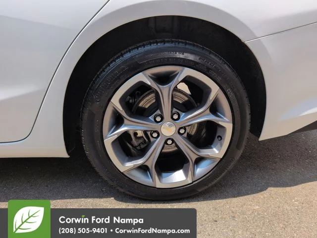 Used 2024 Summit White Chevrolet  image 31