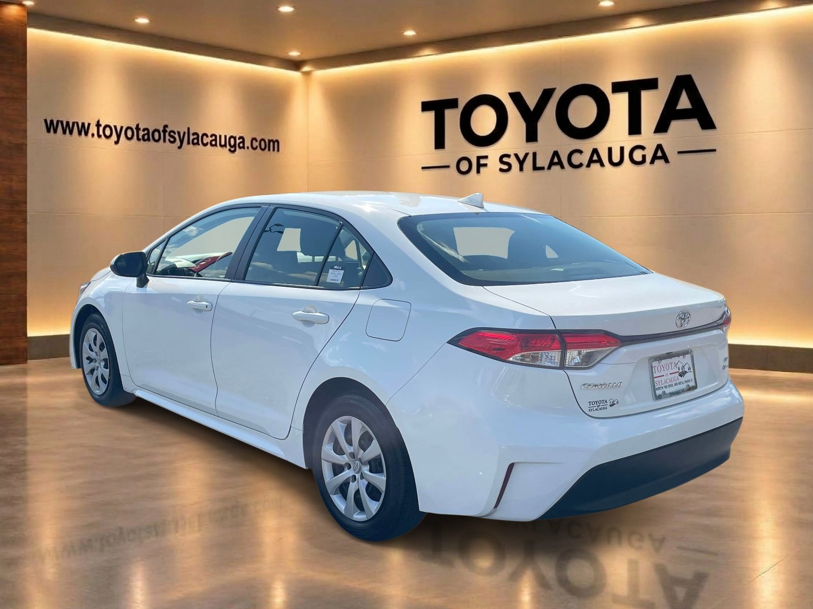 Used 2026 Ice Cap Toyota Hybrid LE image 4