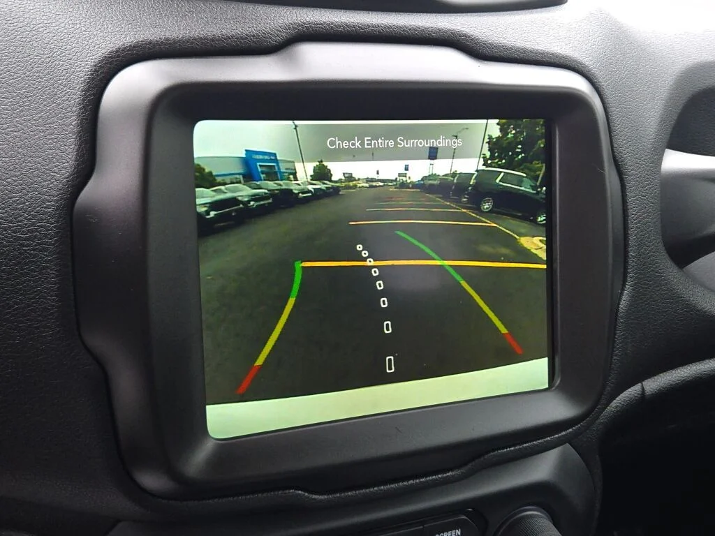 Used 2023 White Jeep Limited image 28