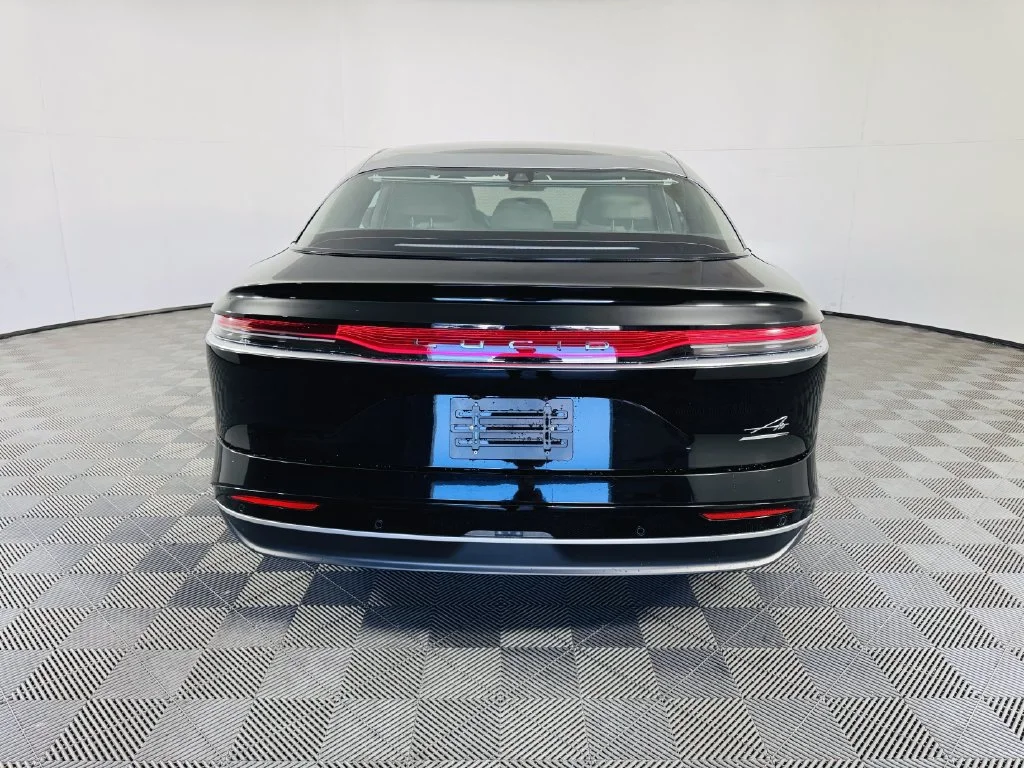 Used 2022 Black Lucid Grand Touring image 26
