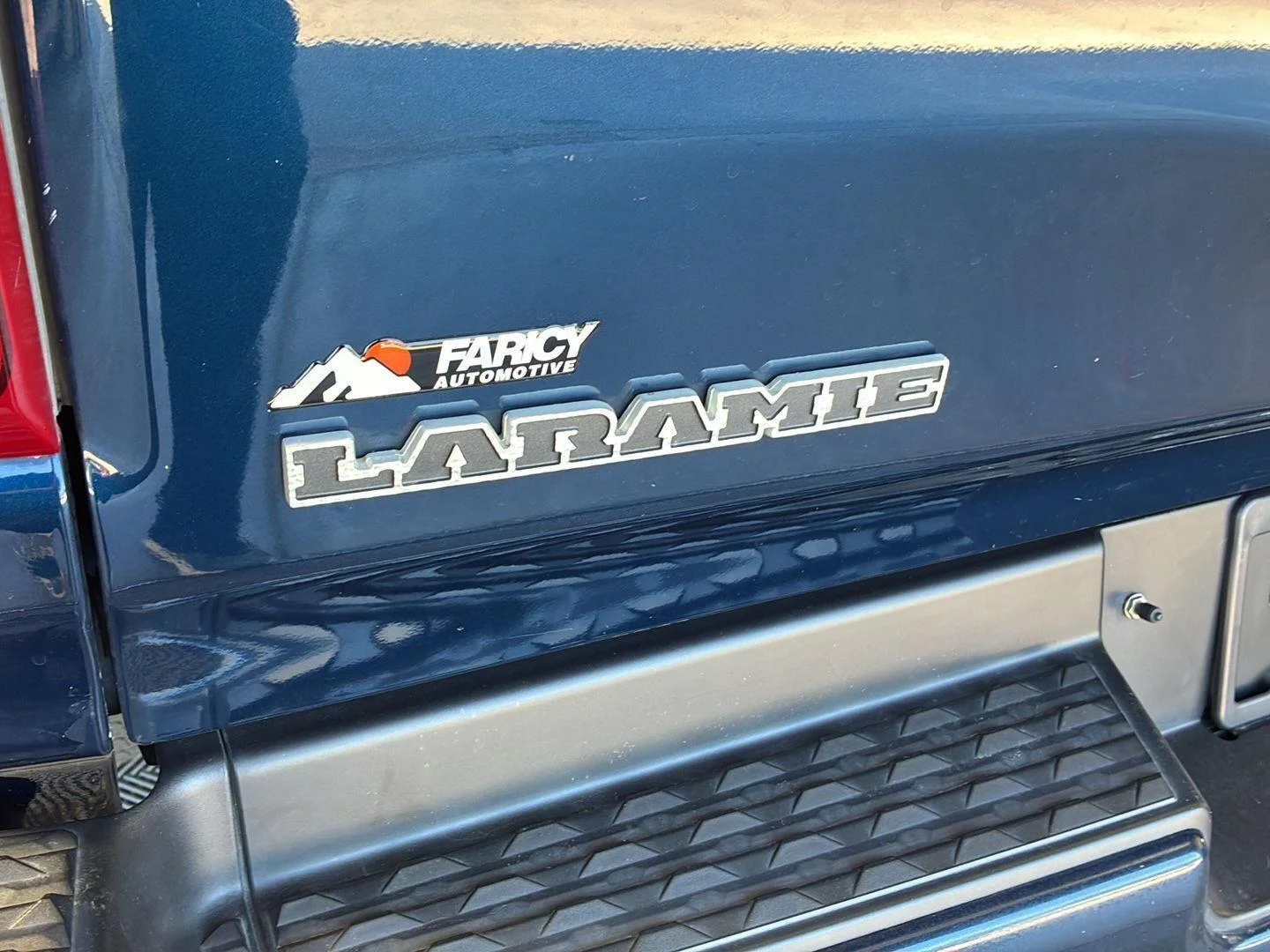 Used 2020 Patriot Blue Pearlcoat Ram Laramie image 9