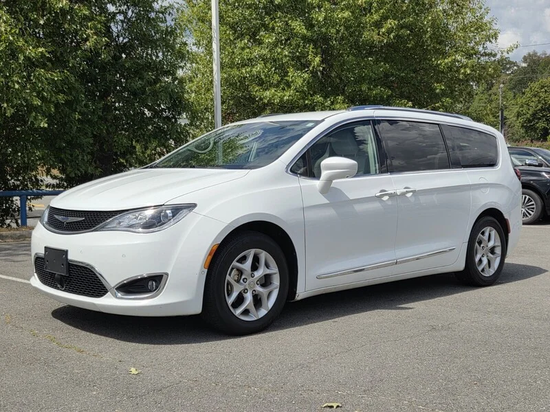 Used 2019 Bright White Clearcoat CHRYSLER TOURING L PLUS image 1