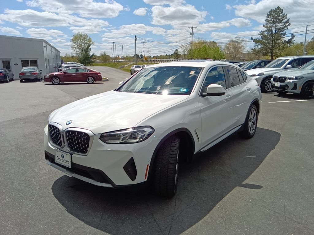 Certified Used 2024 Alpine White BMW xDrive30i image 3