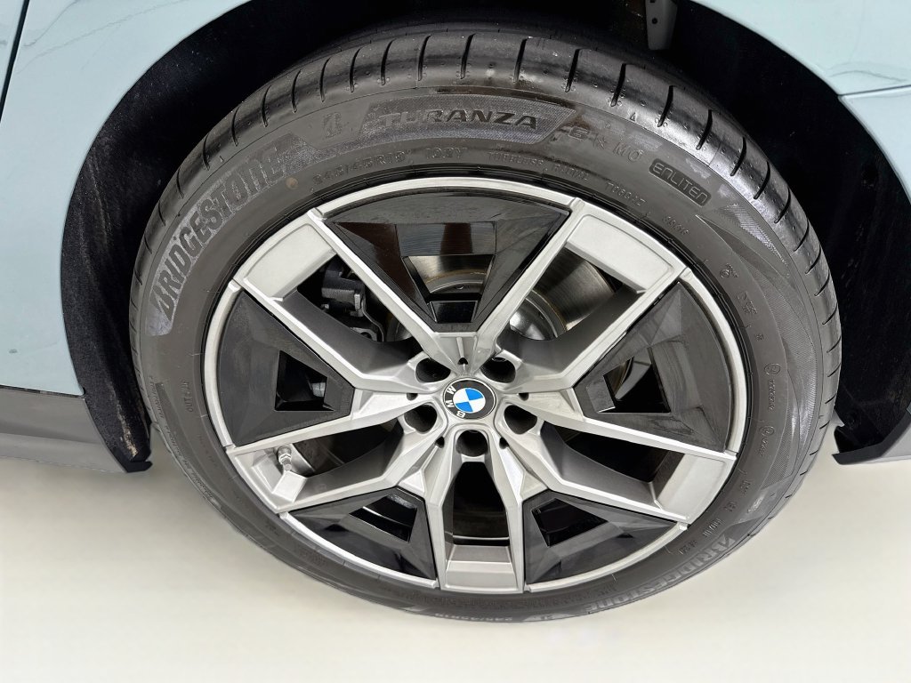 Certified Used 2026 Green Metallic BMW xDrive40 image 30