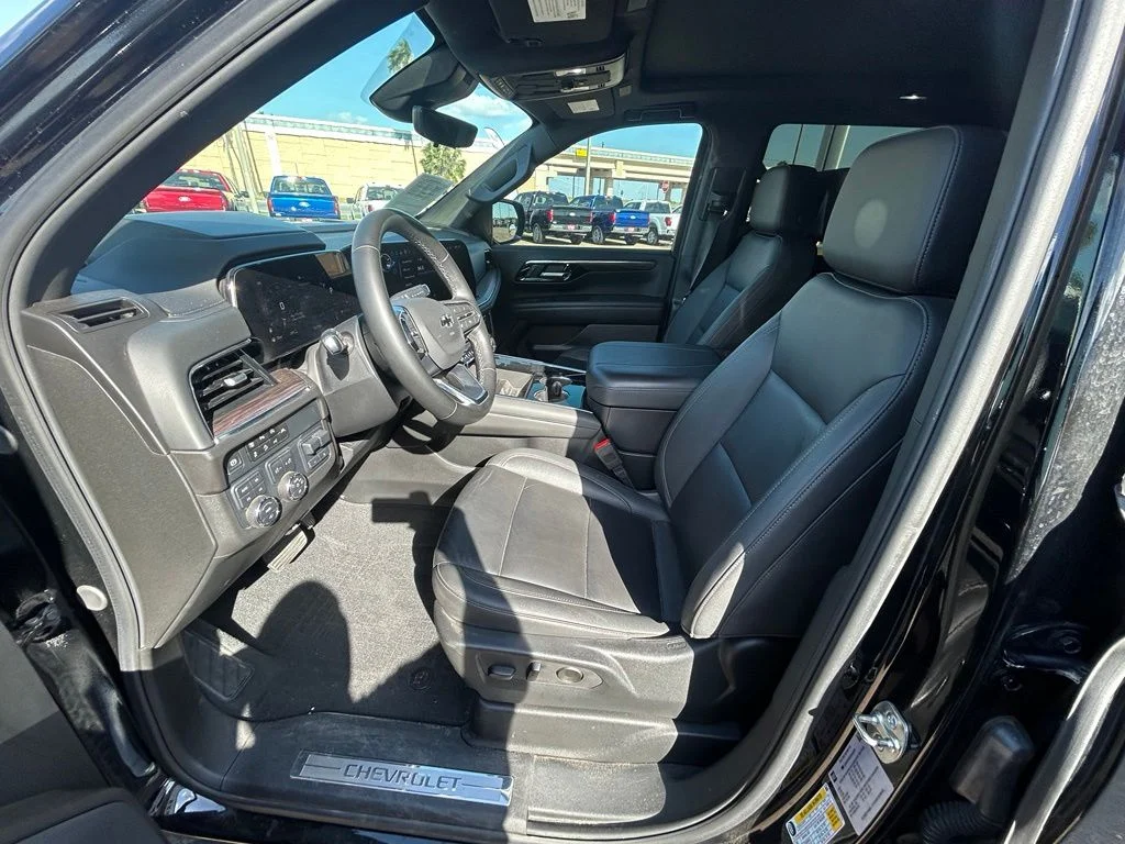 Used 2025 Black Chevrolet Z71 image 11