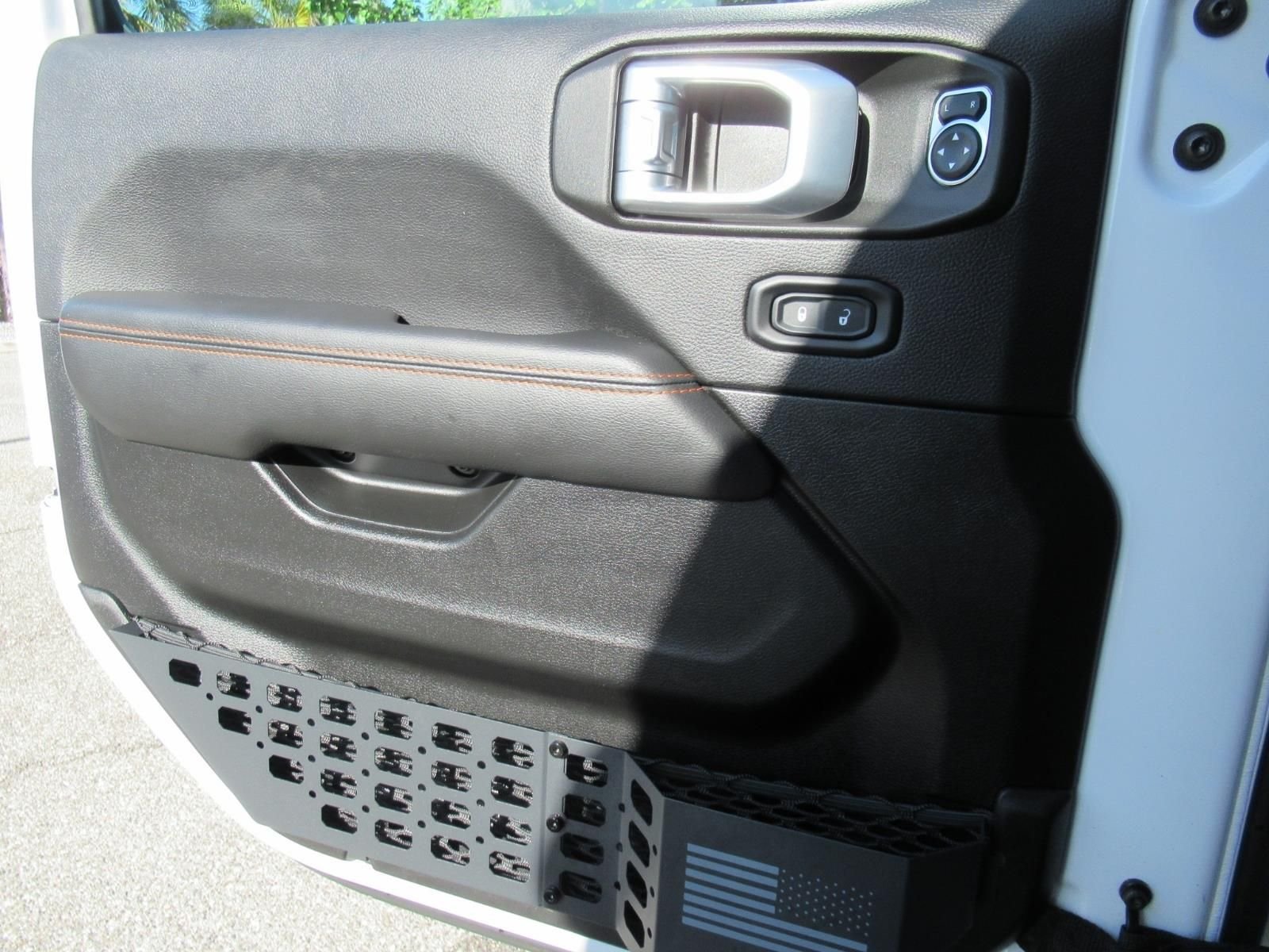 Used 2022 White Jeep Mojave image 23