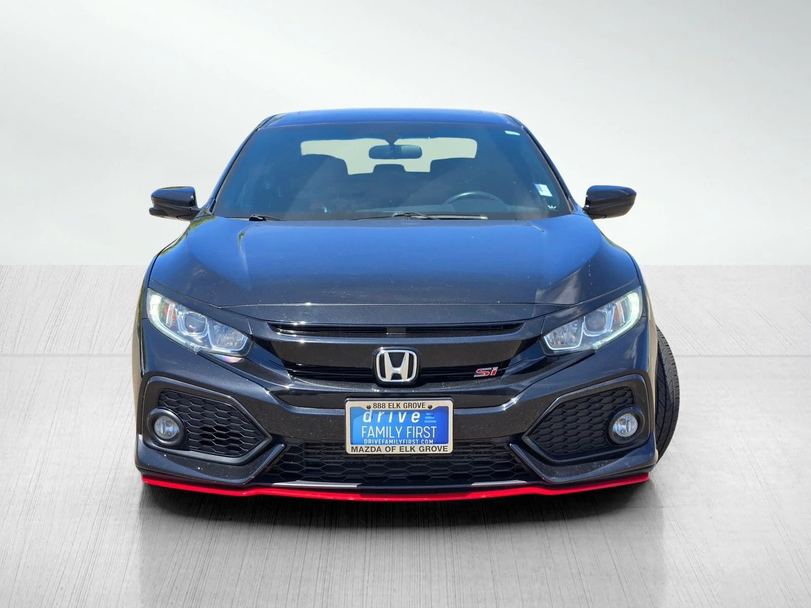 Used 2018 Crystal Black Pearl Honda Si image 2