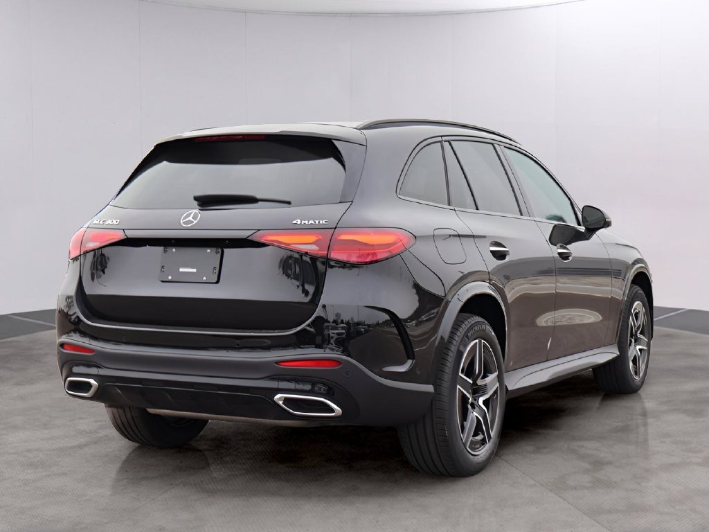Used 2026 Obsidian Black Metallic Mercedes-Benz GLC 300 image 5