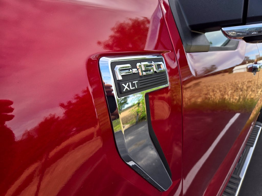 Used 2024 Rapid Red Metallic Tinted Clearcoat Ford XLT image 4