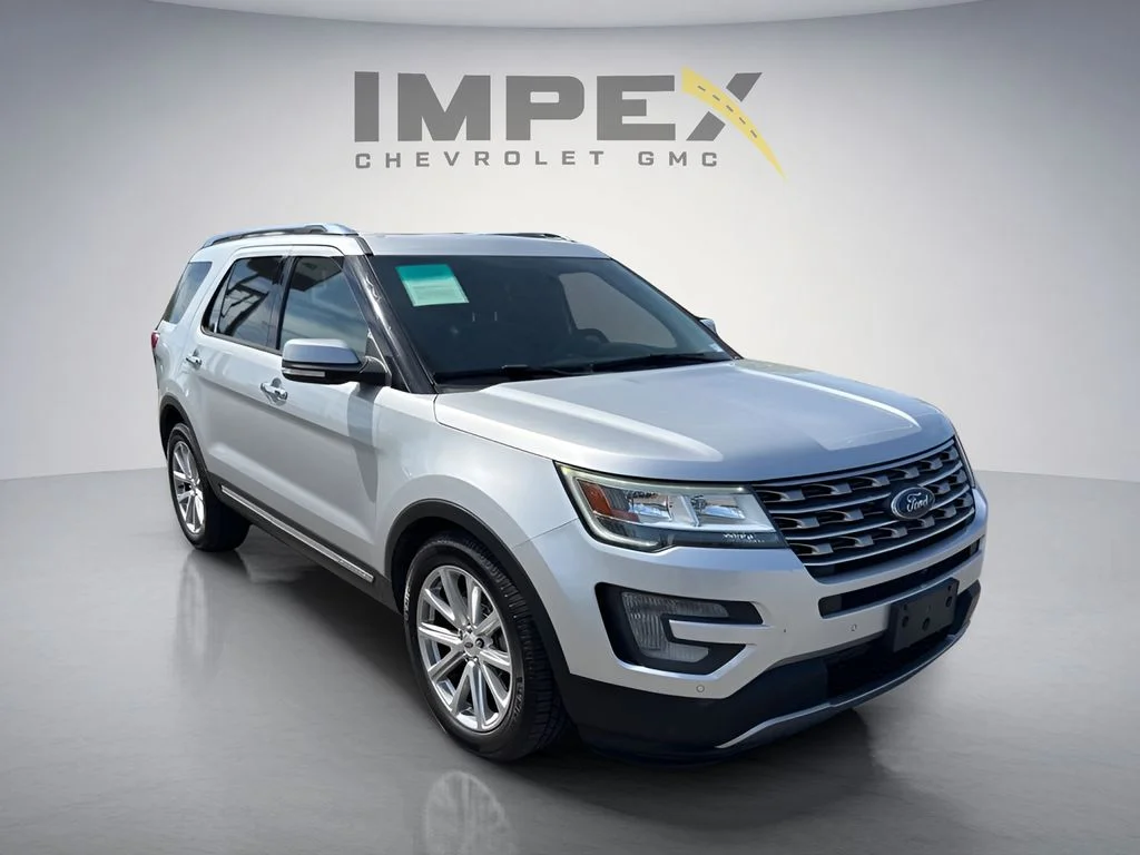 Used 2017 Silver Ford Limited image 7