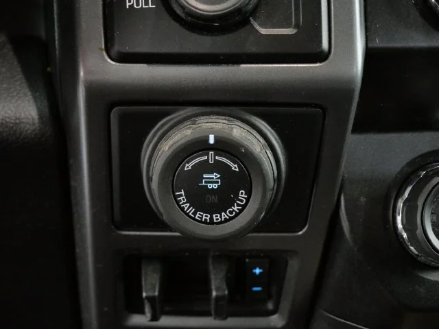 Certified Used 2020 Silver Ford XLT image 26
