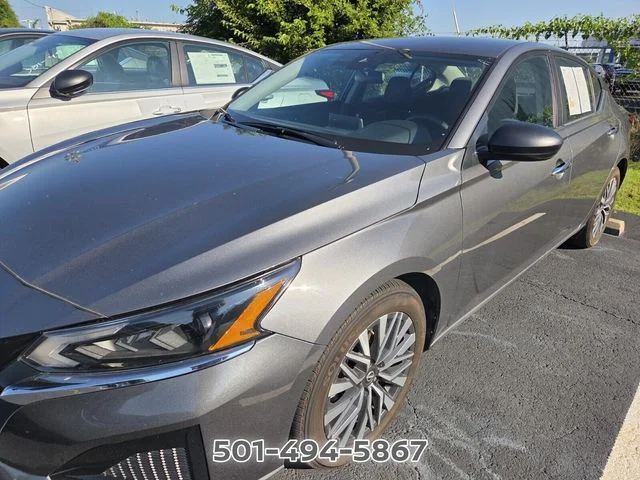 Used 2025 Gray Nissan 2.5 SV image 5