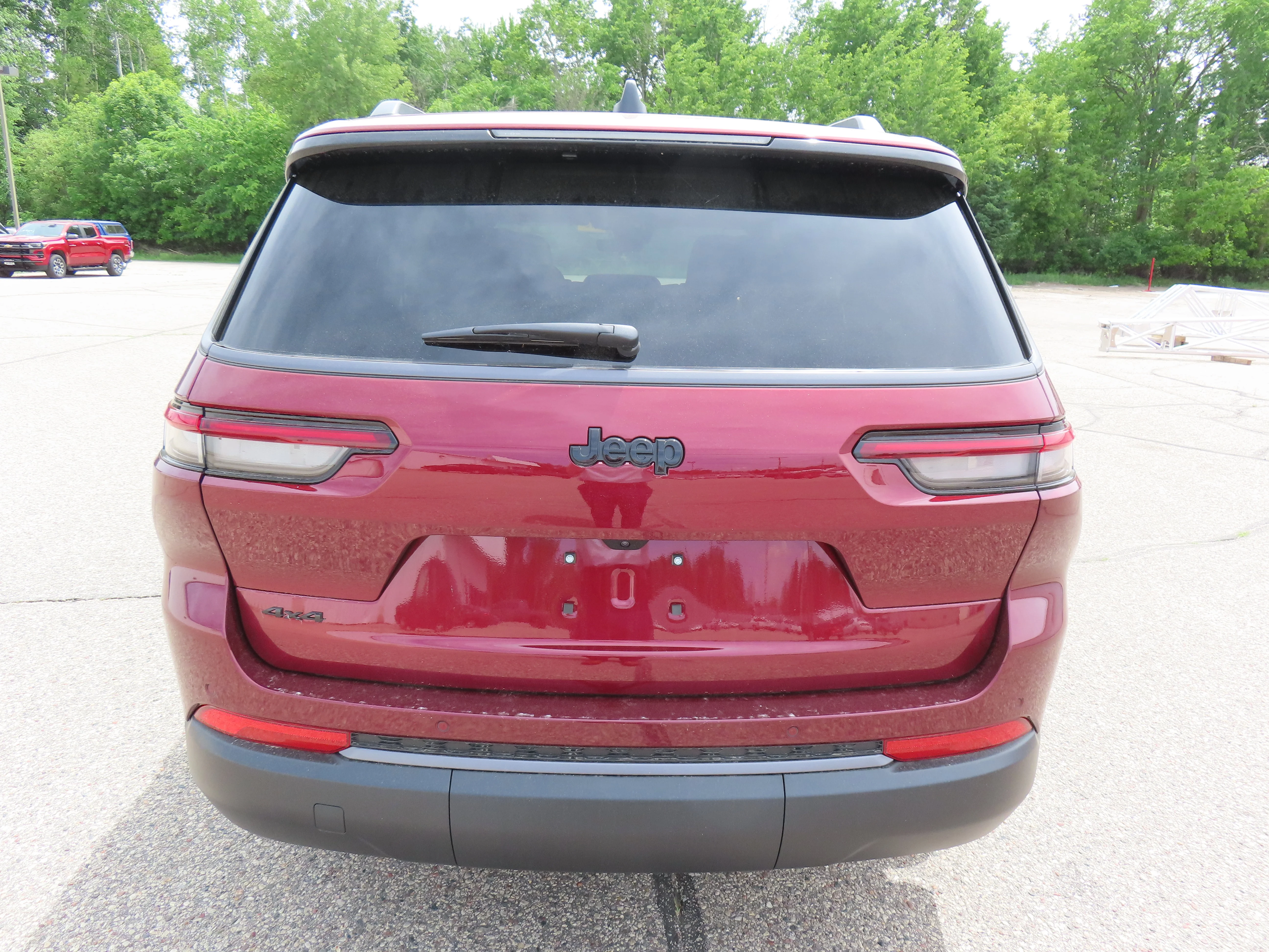 New 2026 Velvet Red Pearl-Coat Exterior Paint Jeep Laredo Altitude image 5