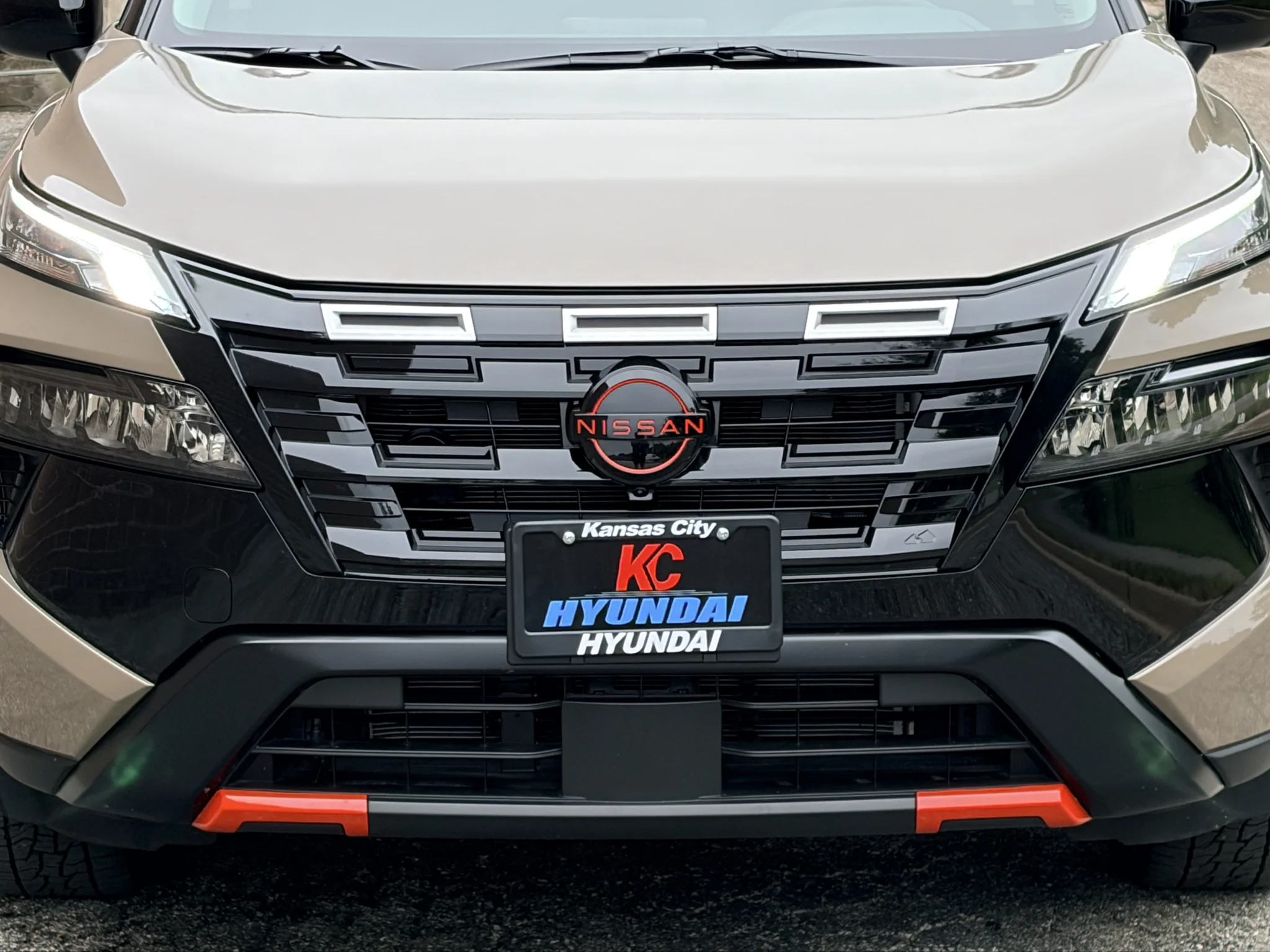 Used 2026 Tan Nissan Rock Creek image 34