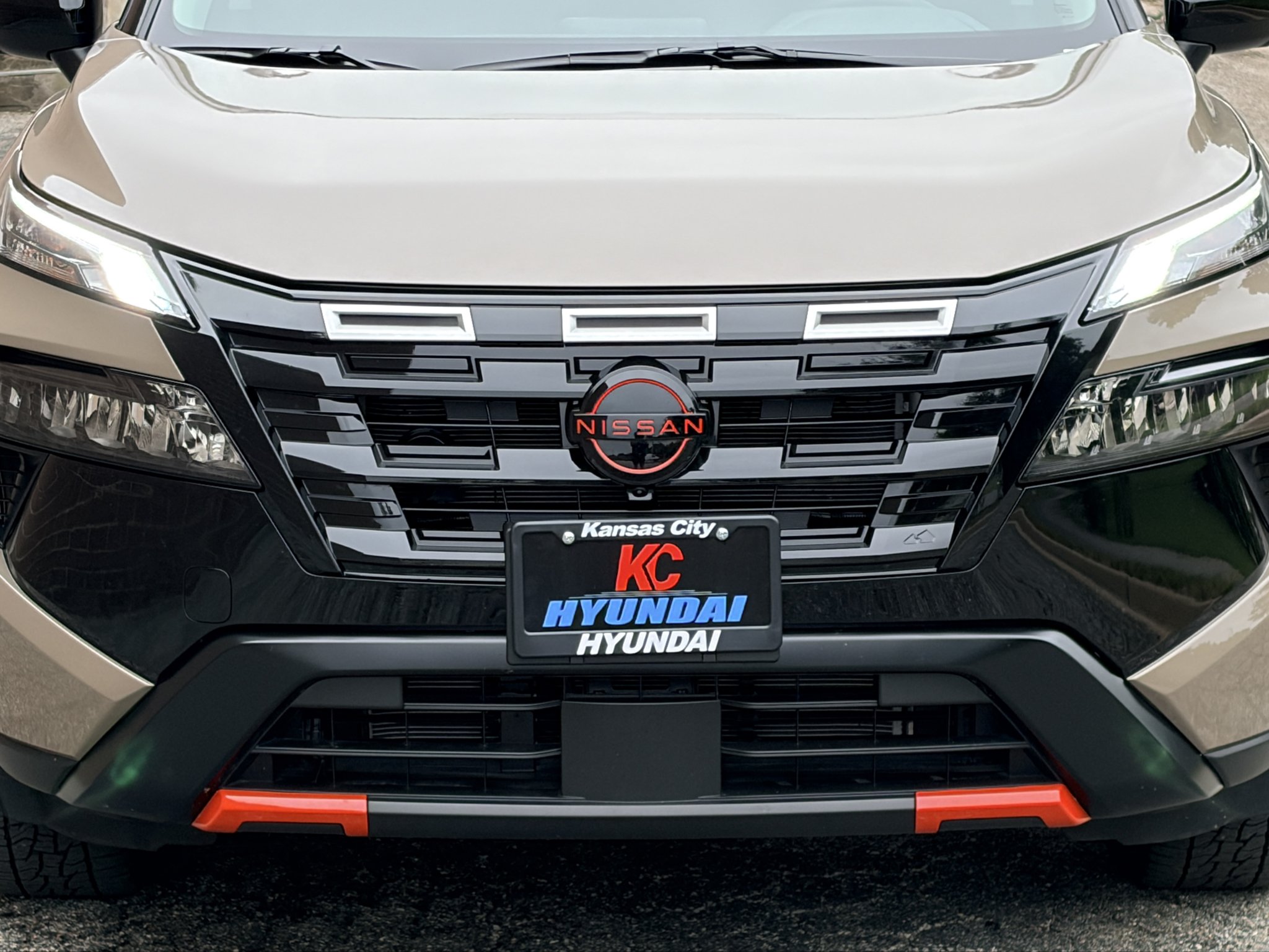 Used 2026 Tan Nissan Rock Creek image 34