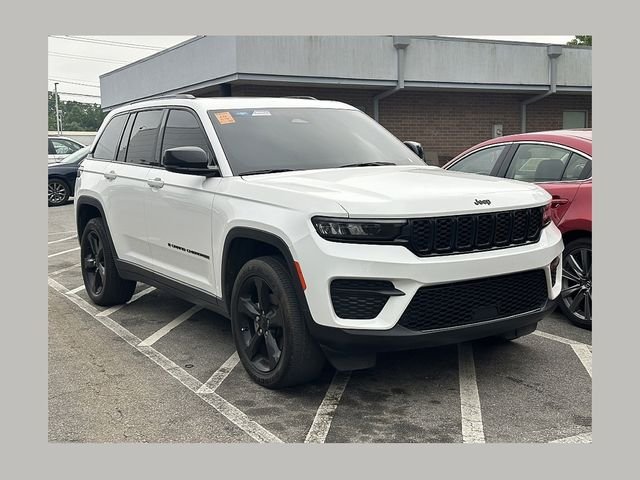 Used 2023 White Jeep Altitude X image 1