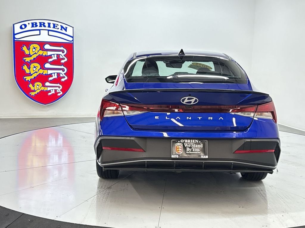 Used 2025 Intense Blue Hyundai SEL Sport image 11