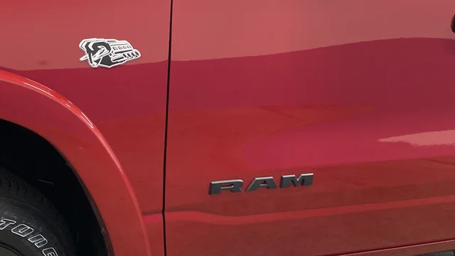 New 2026 Molten Red Pearl-Coat Exterior Paint RAM Big Horn/Lone Star image 47
