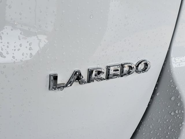 Used 2022 White Jeep Laredo E image 7