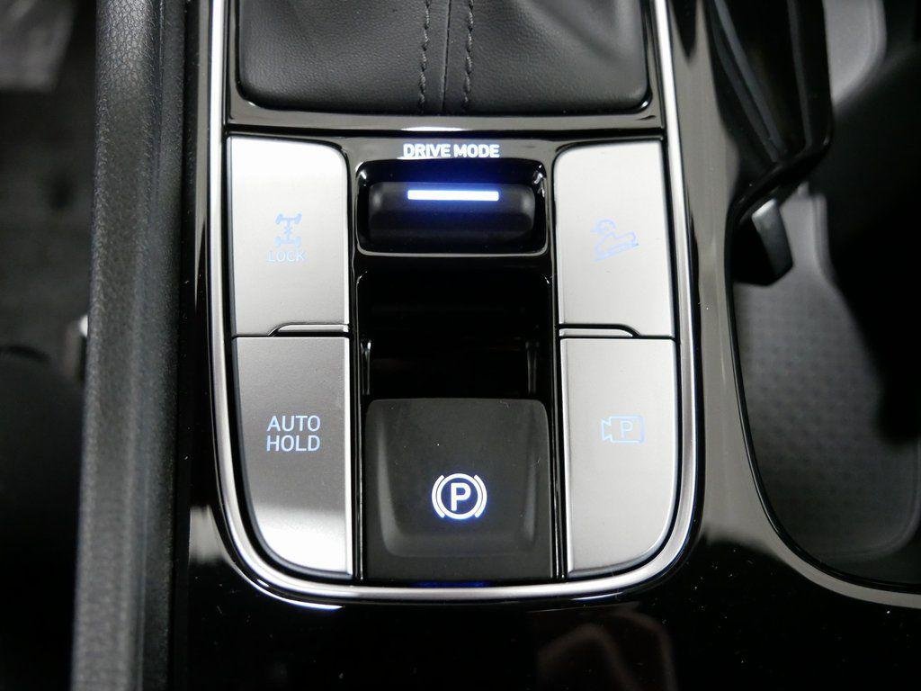 New 2026 White Hyundai SEL AWD image 16