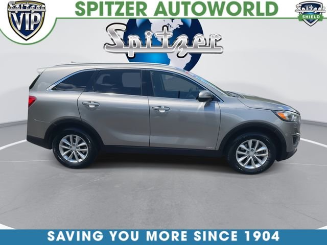 Used 2018 Silver Kia LX image 11