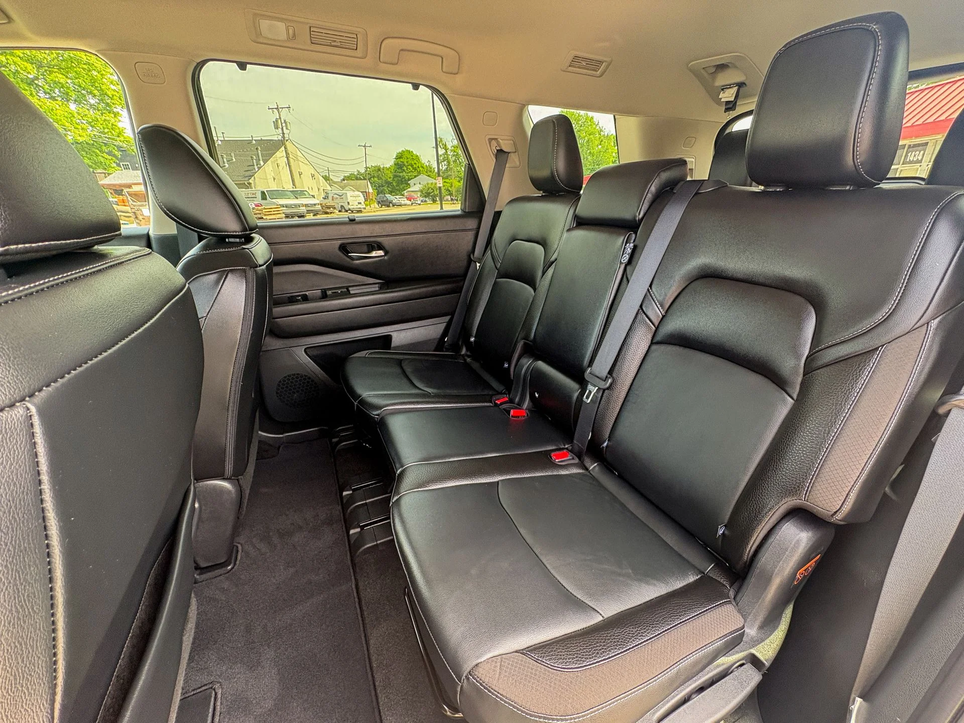 Used 2023 White Nissan SL image 24