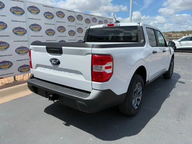New 2026 Oxford White Ford XLT image 4