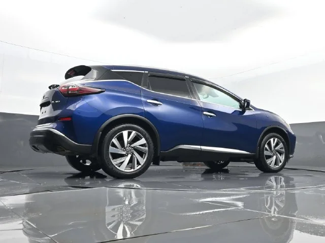 Used 2020 Deep Blue Pearl Nissan SL image 27