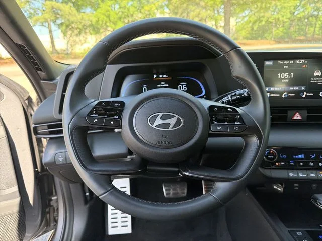 Used 2025 Silver Hyundai SEL Sport image 14