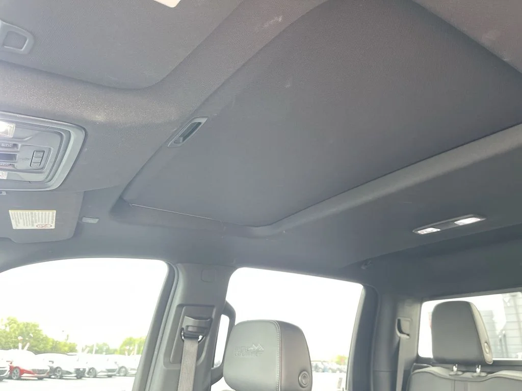Used 2023 Black Chevrolet High Country image 21