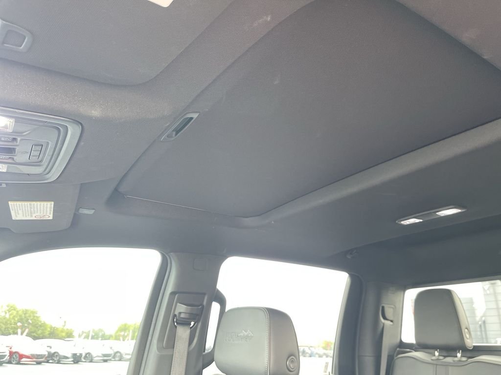 Used 2023 Black Chevrolet High Country image 21