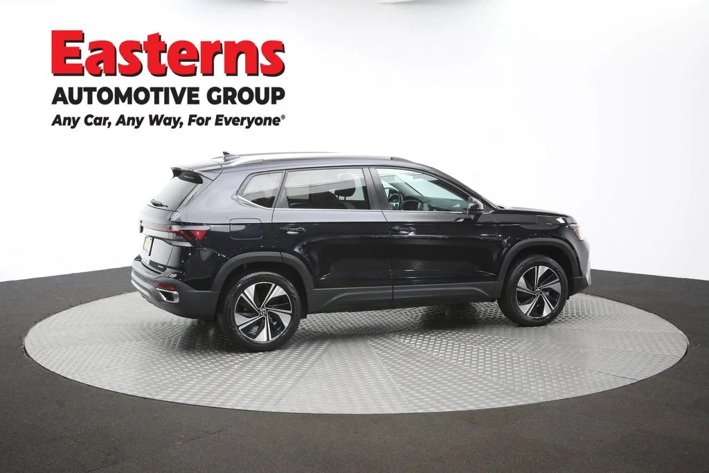 Used 2025 Black Volkswagen 1.5T SE image 43